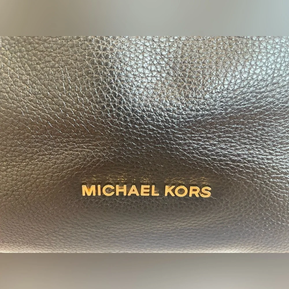 Micheal Kors Raven Large Leather Shoulder Bag Black with Gold Hardware - Picture 3 of 7